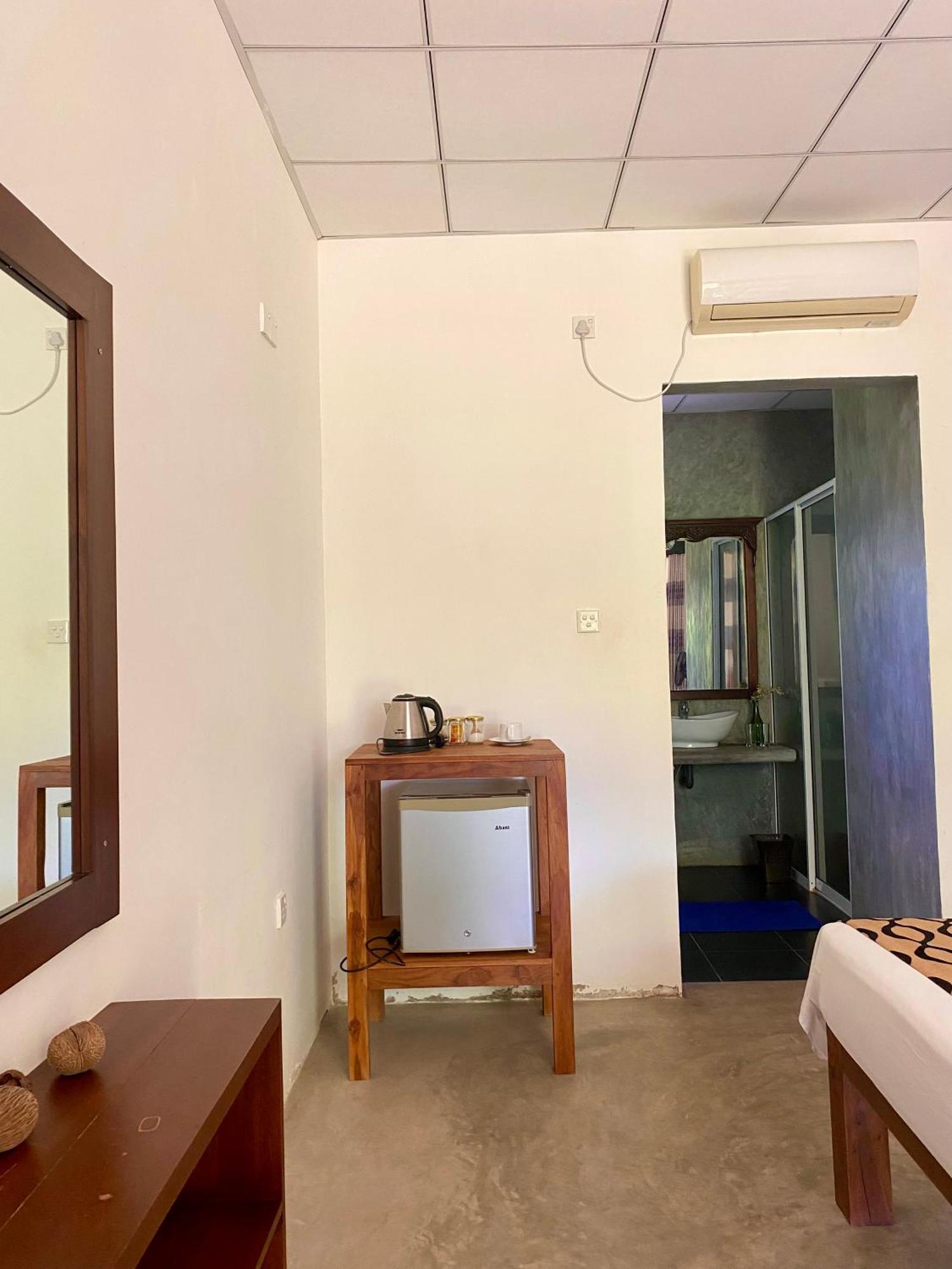 The Dale Mirissa Hotel Bagian luar foto
